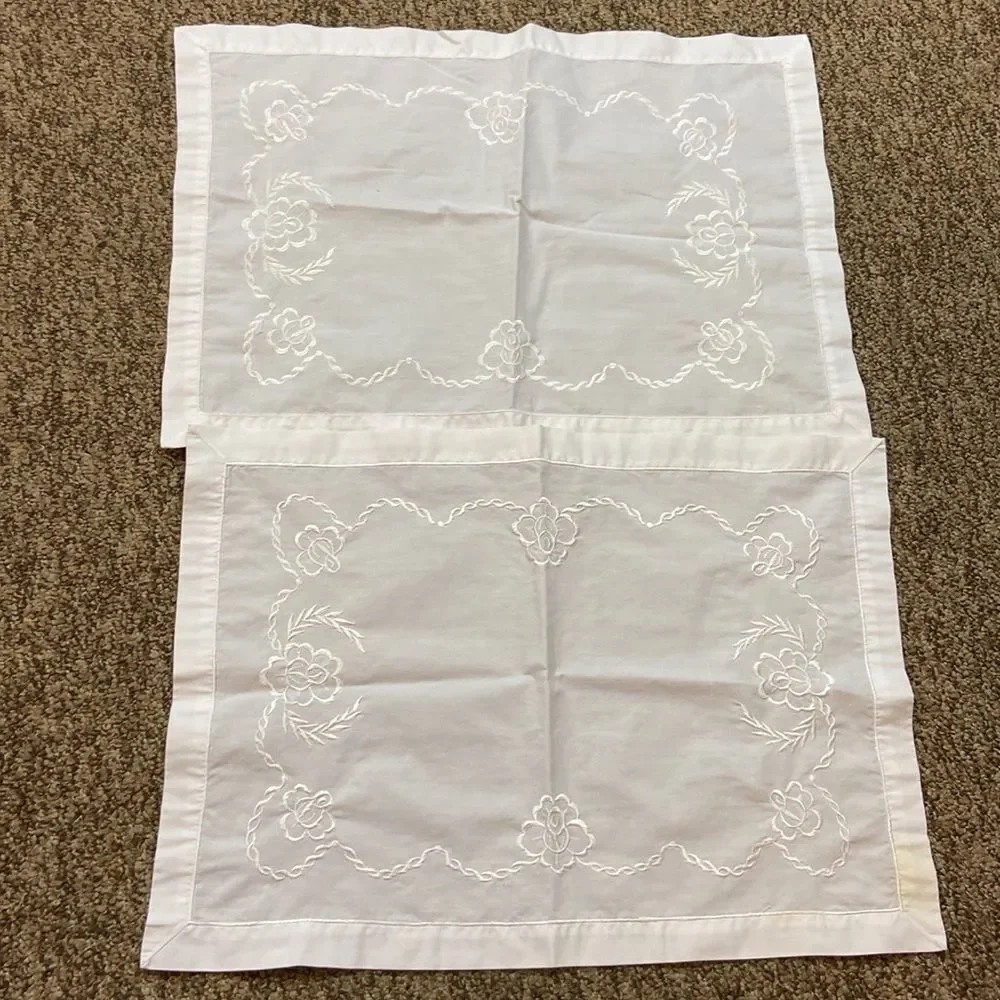 VTG, Off White Leaf Embroidered Tablecloth Cloth Napkins Set Of 8 Pc